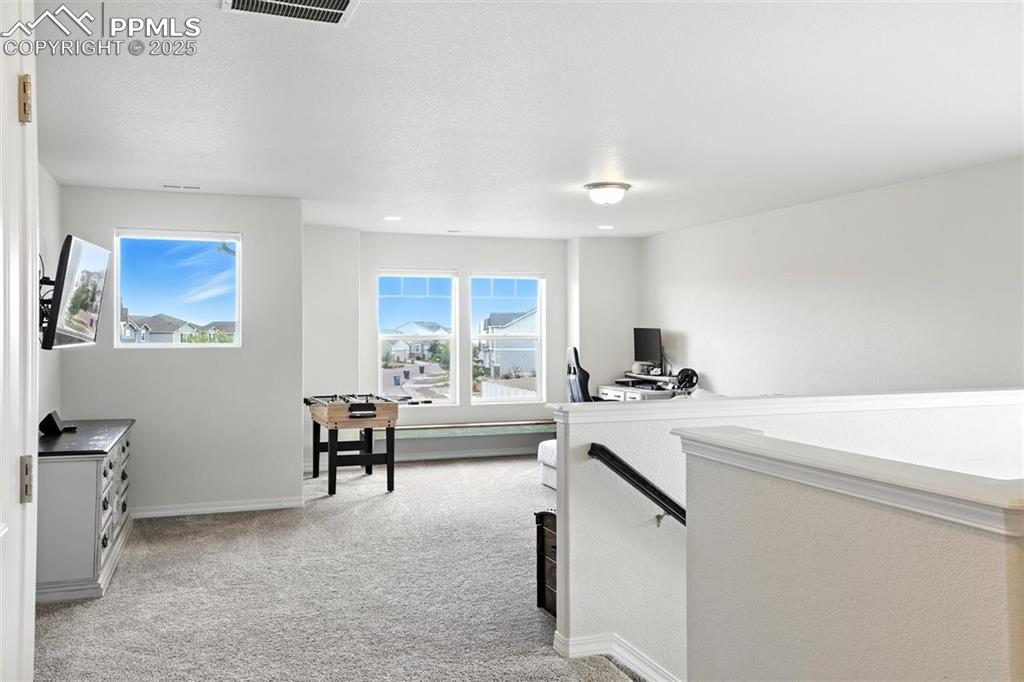 Image 16 of 48: Family Room
