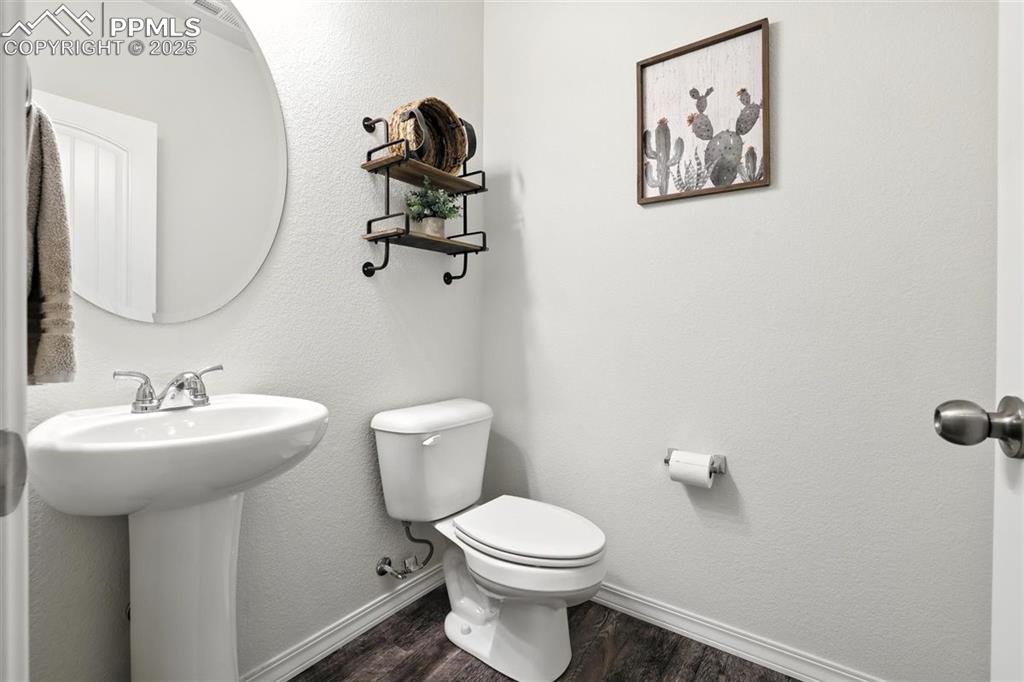 Image 7 of 48: Bathroom