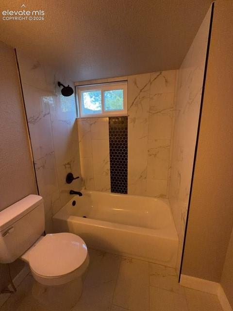 Image 36 of 50: Bathroom
