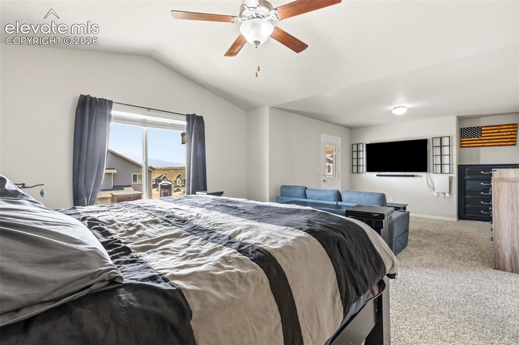 Image 15 of 37: Bedroom