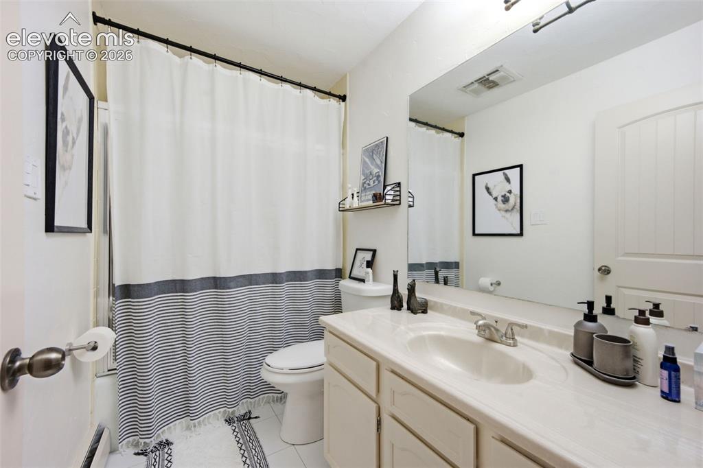 Image 13 of 35: Bathroom