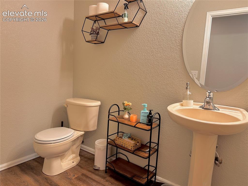 Image 11 of 30: Bathroom