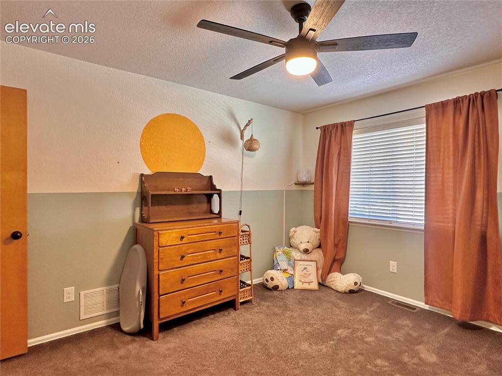 Image 12 of 30: Bedroom