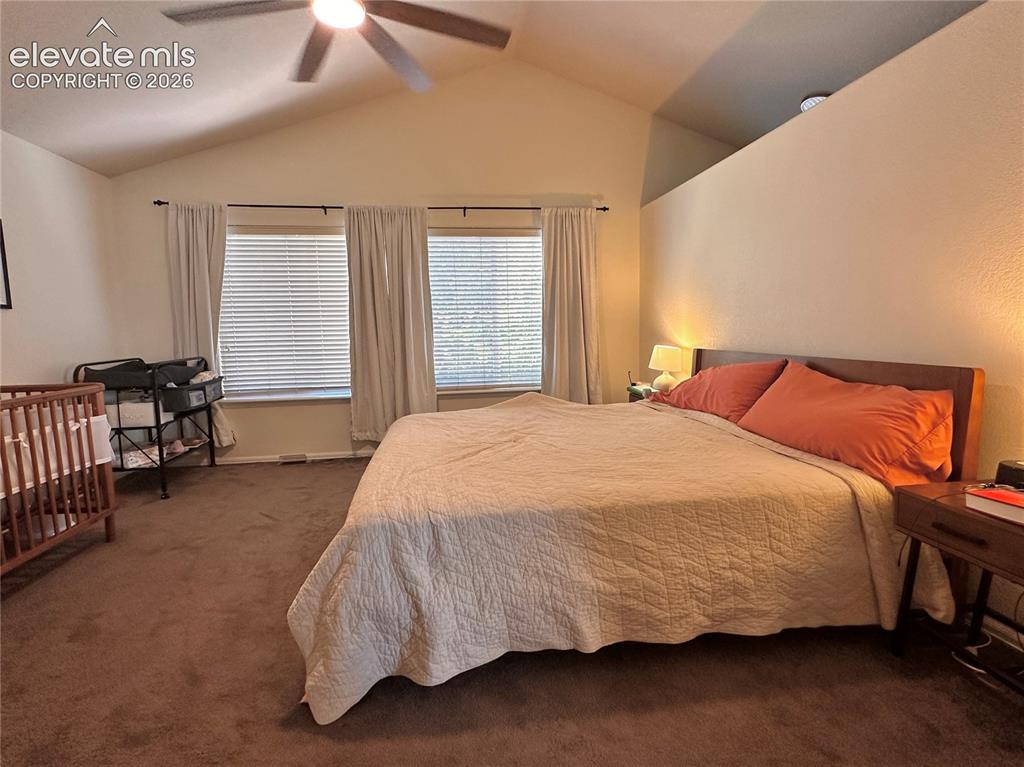 Image 16 of 30: Bedroom