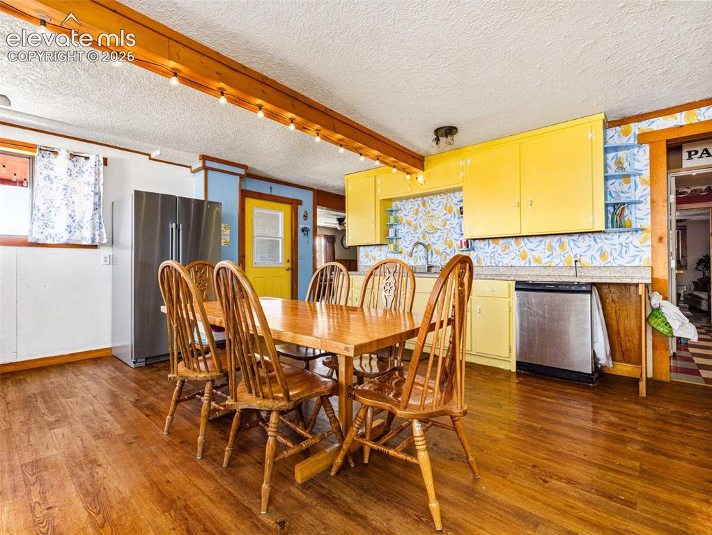 Image 5 of 46: Dining Area