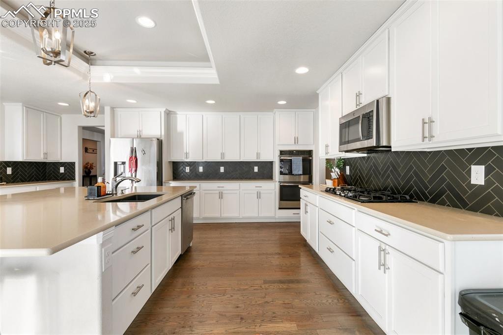 Image 3 of 50: Kitchen