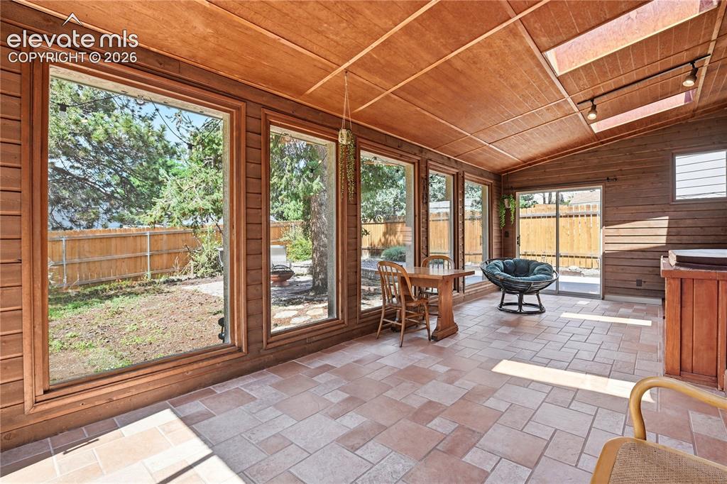 Image 2 of 32: Sun Room