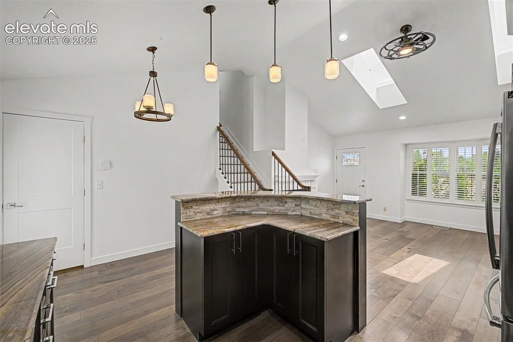 Image 7 of 18: stainless steel appliances