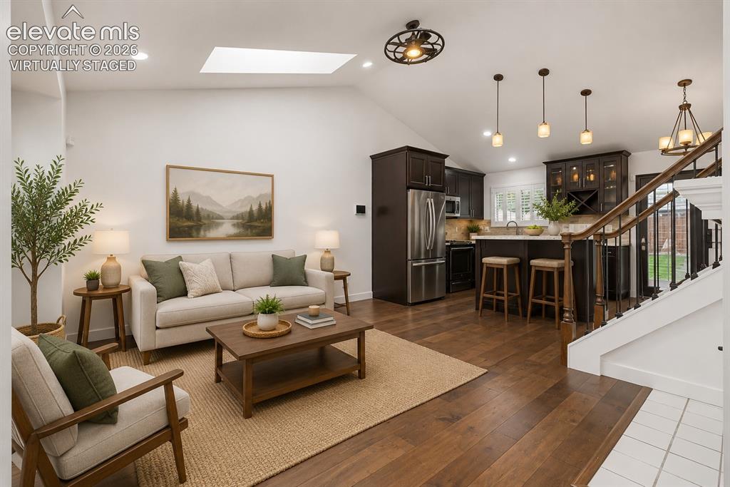Image 8 of 18: ample counter top space