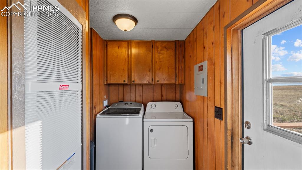 Image 38 of 50: Kitchen