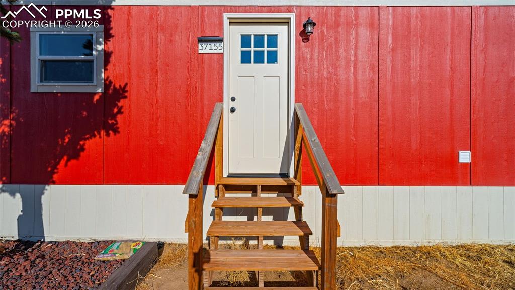 Image 5 of 50: House 2