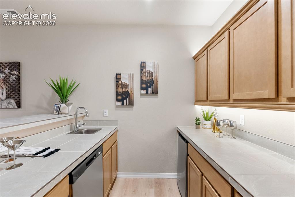 Image 44 of 48: Kitchen