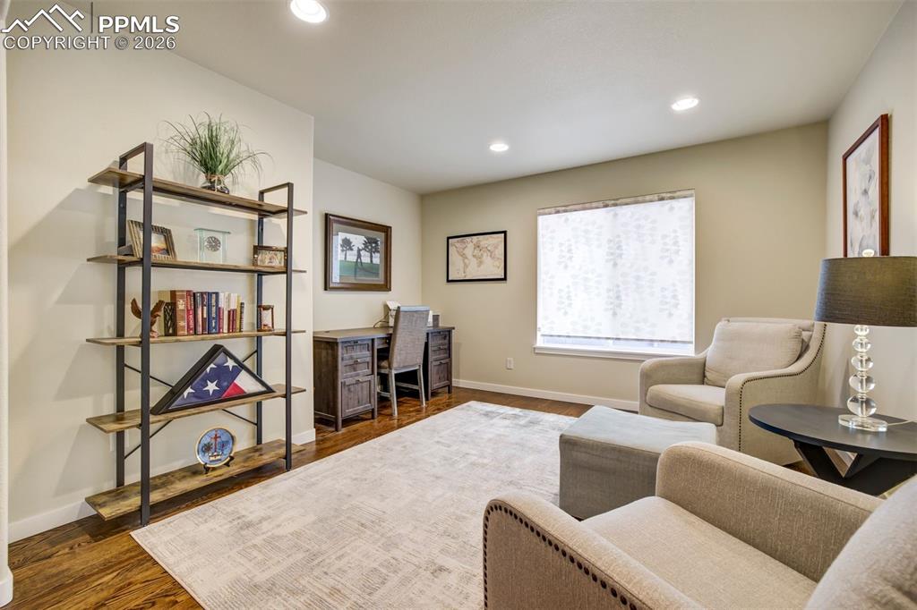 Image 12 of 50: Flex space to meet your needs