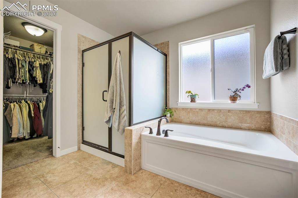 Image 20 of 50: Boasts a walk in closet