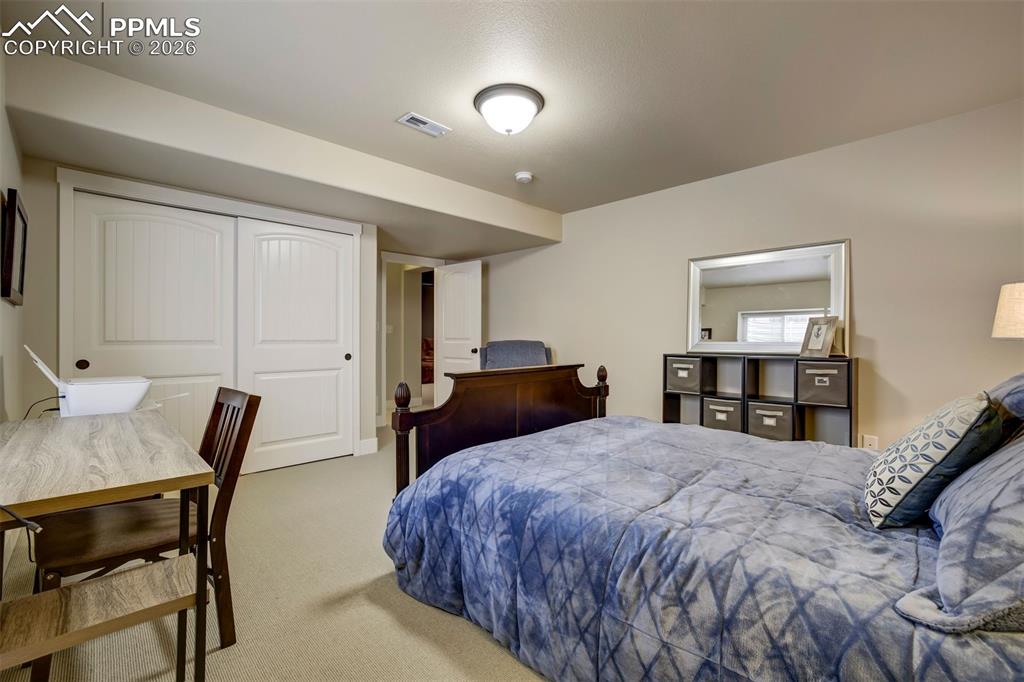 Image 38 of 50: Bedroom