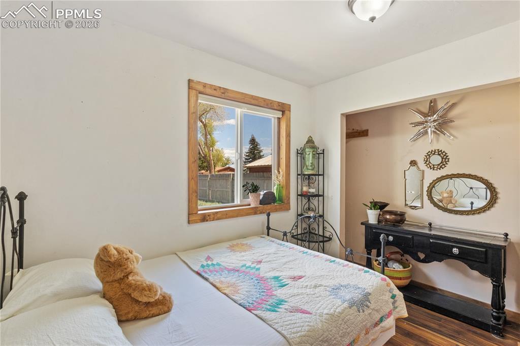 Image 14 of 28: Bedroom