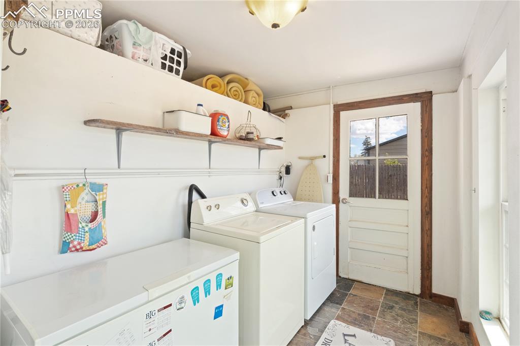 Image 9 of 28: Laundry