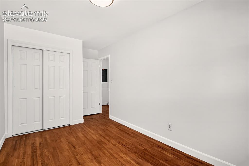 Image 15 of 44: Bedroom