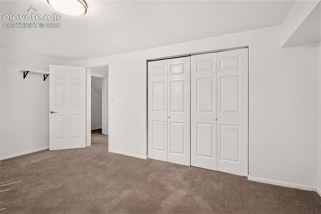 Image 18 of 44: Bedroom