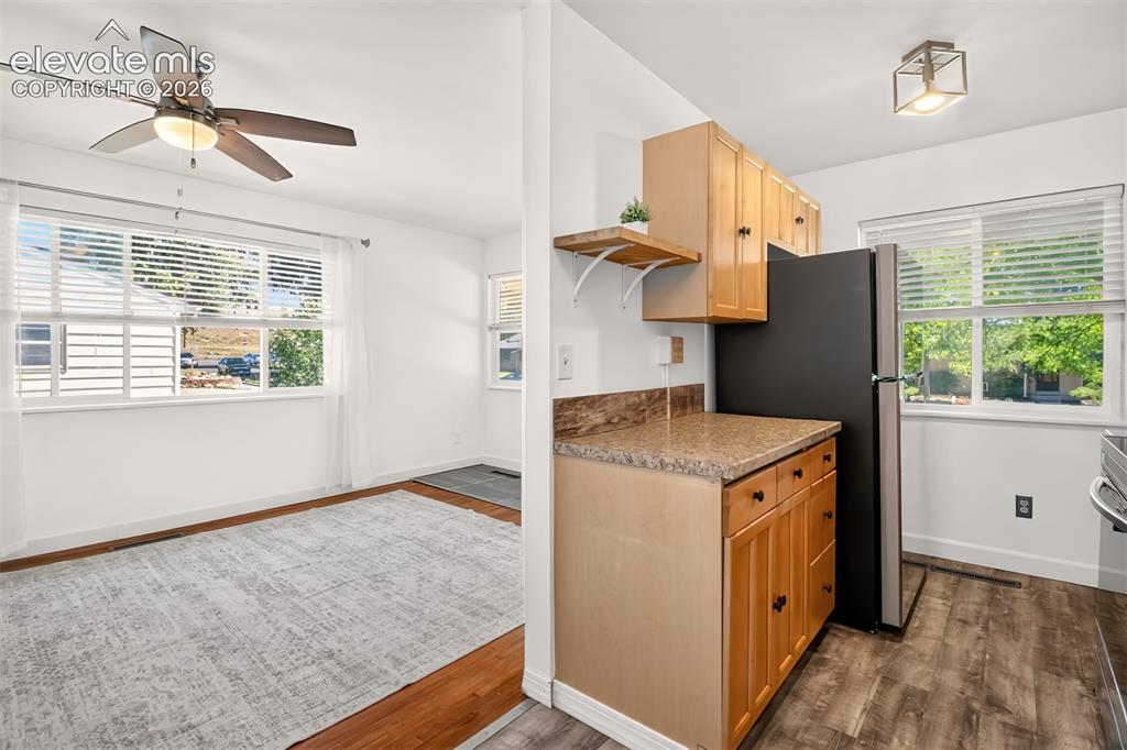Image 9 of 44: Kitchen