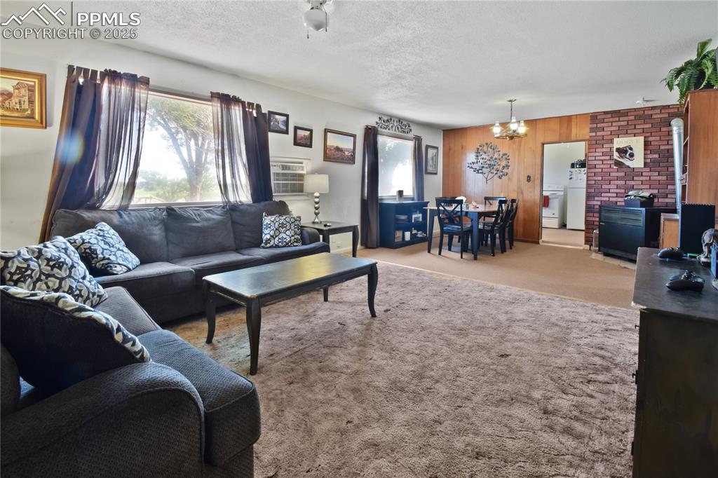 Image 11 of 16: Living Room
