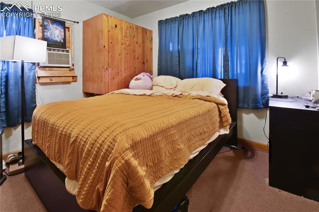 Image 9 of 16: Bedroom