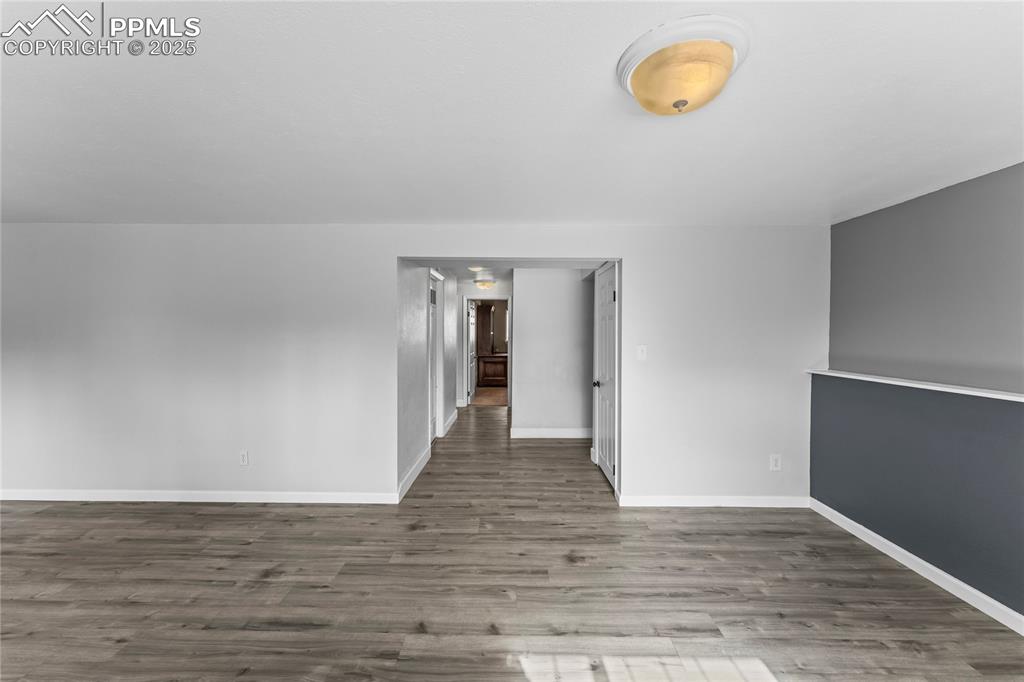 Image 30 of 46: Family Room