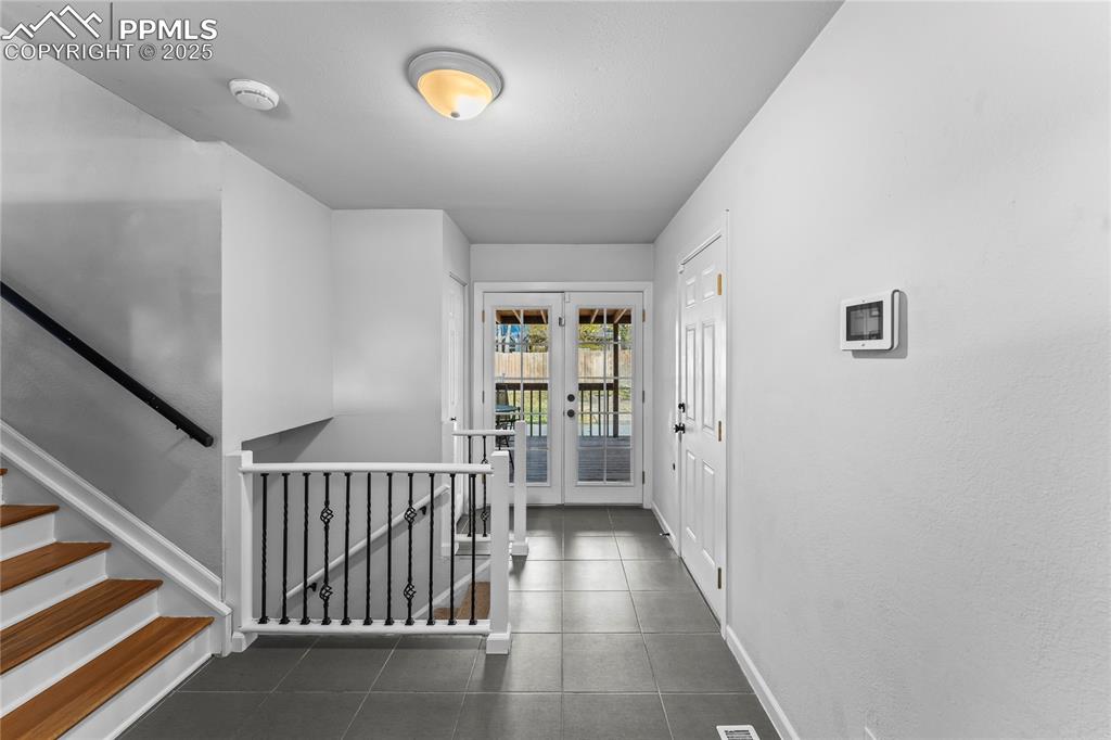 Image 5 of 46: Entry