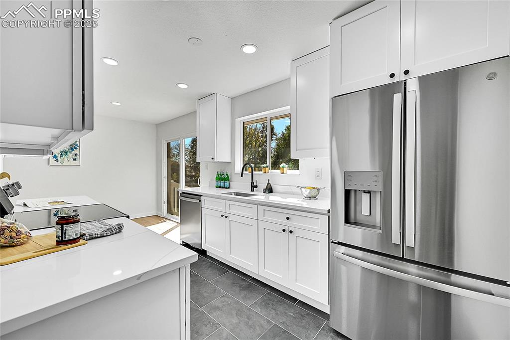 Image 10 of 46: Kitchen