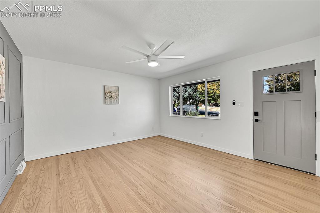 Image 5 of 46: Entry