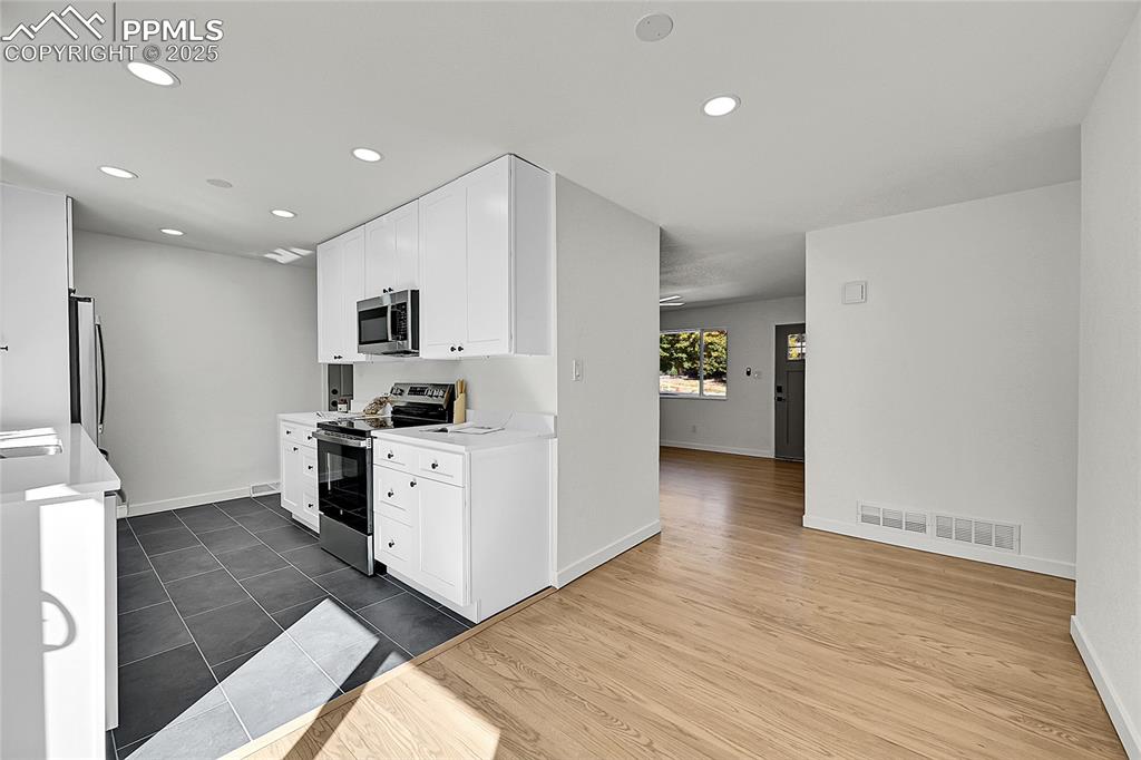 Image 8 of 46: Kitchen