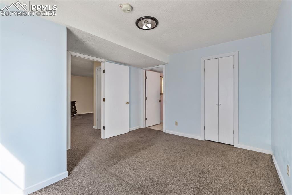 Image 21 of 47: Bedroom