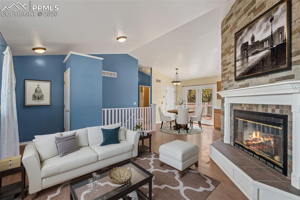 Image 8 of 47: Virtual stage