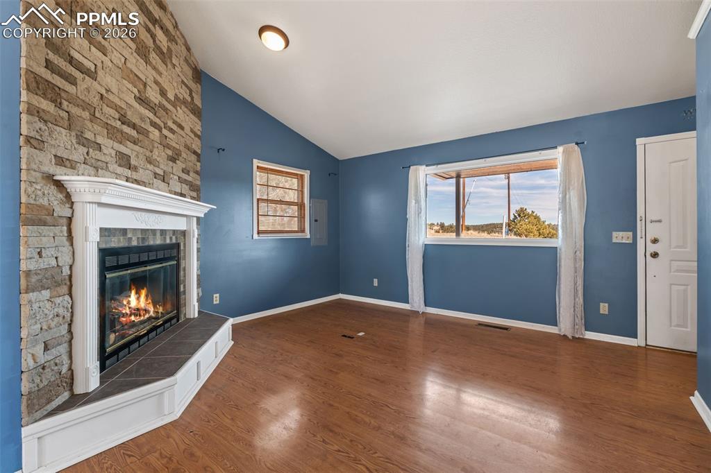 Image 9 of 47: Living Room