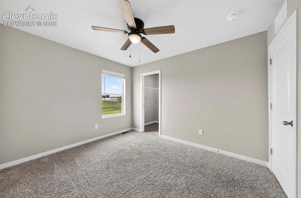Image 18 of 28: Bedroom