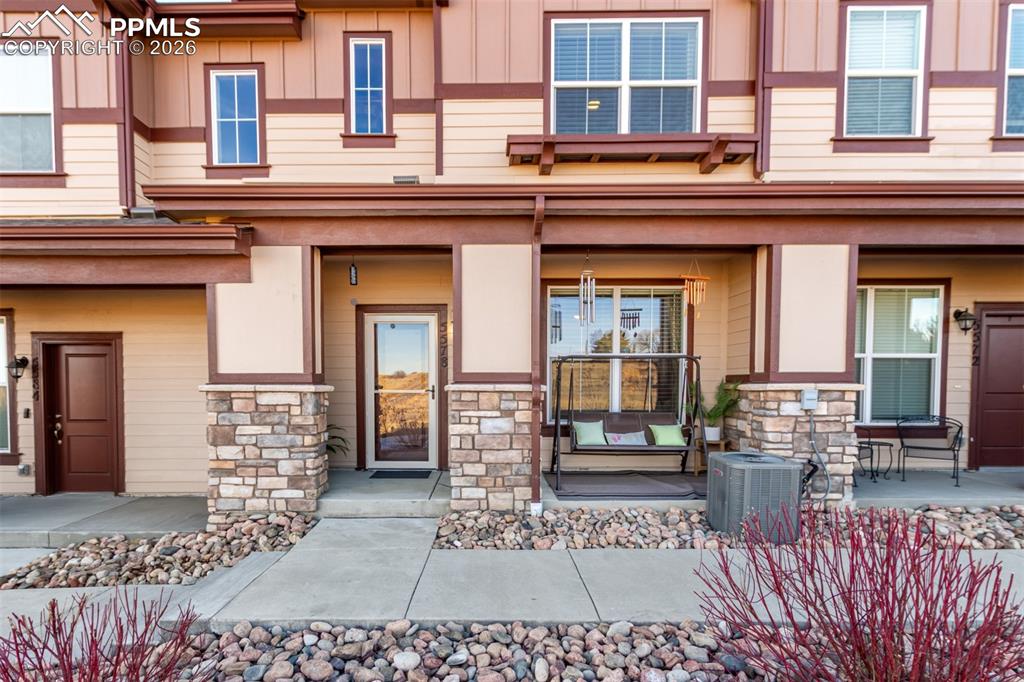 Image 1 of 26: Entry