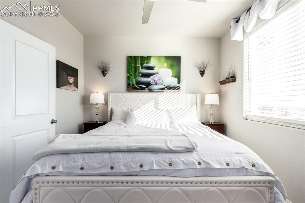 Image 15 of 26: Bedroom