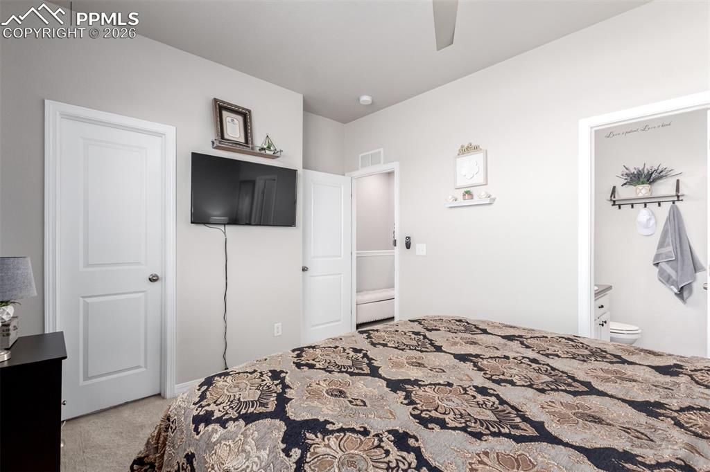 Image 20 of 26: Bedroom