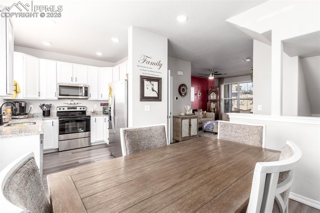 Image 8 of 26: Dining Area