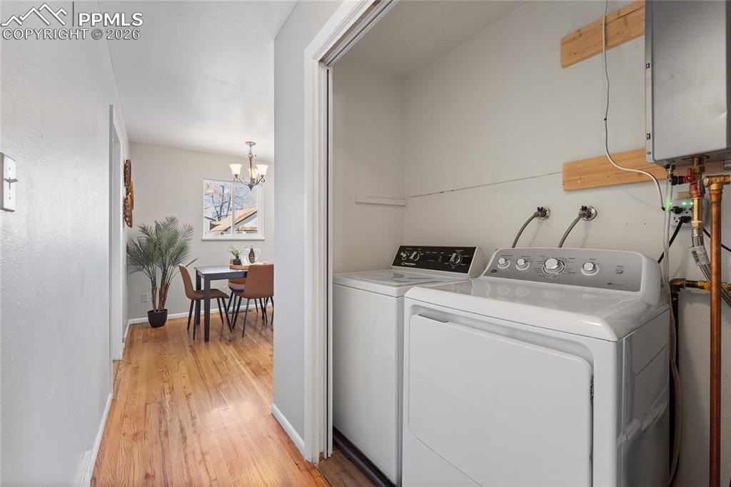 Image 14 of 28: Laundry