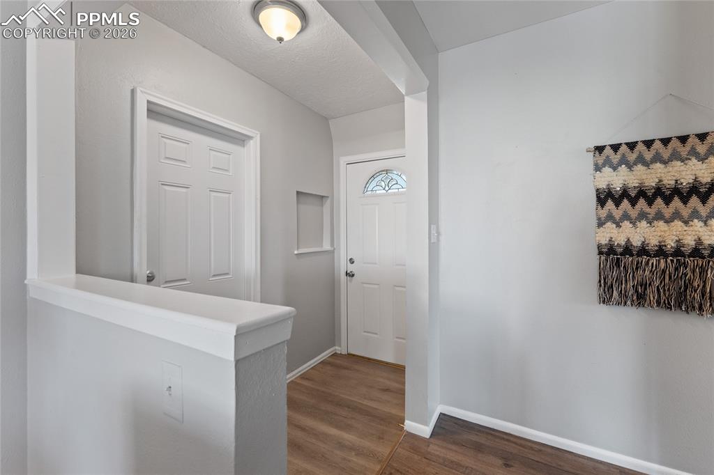 Image 4 of 28: Entry