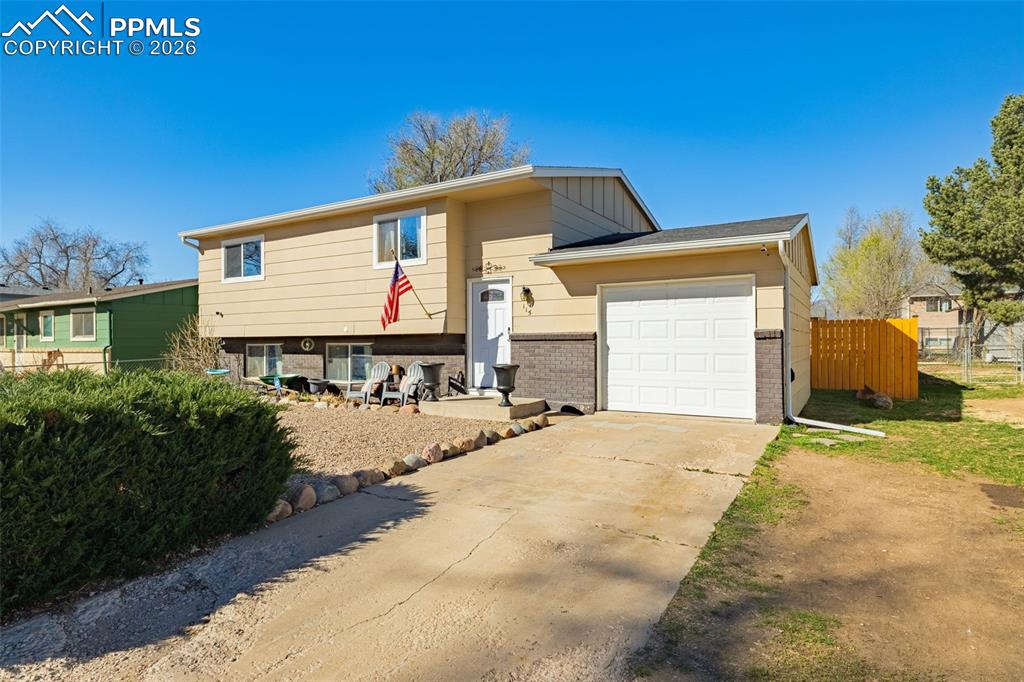 Image 28 of 31: Front of Structure