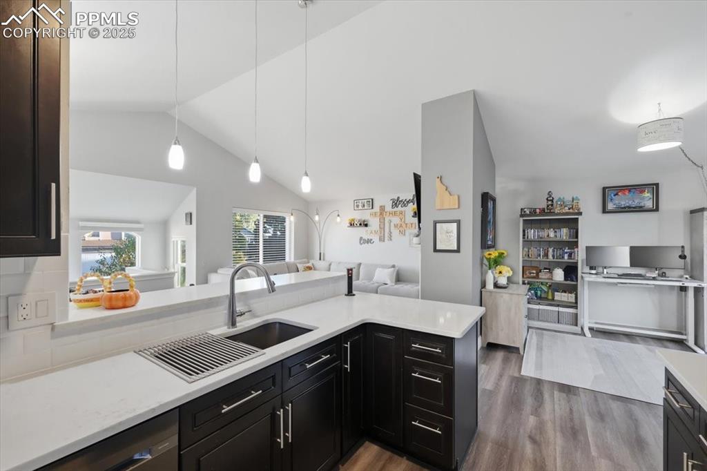 Image 11 of 29: Kitchen