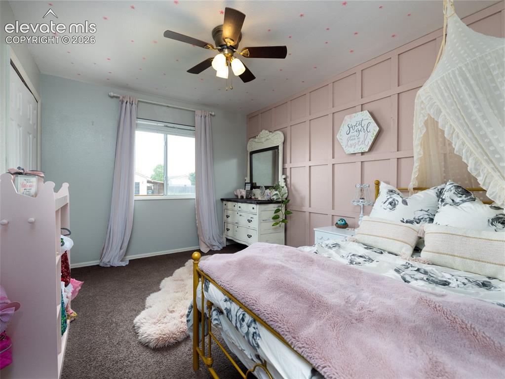 Image 11 of 40: Bedroom