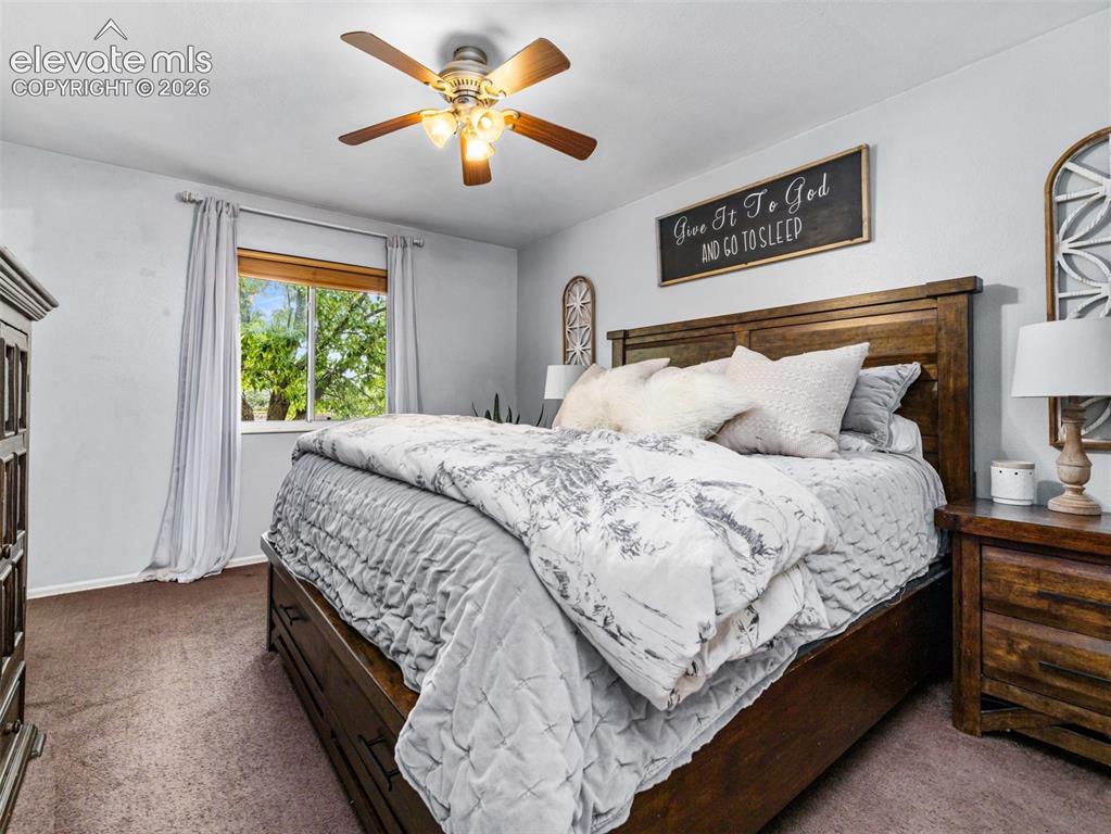 Image 12 of 40: Bedroom