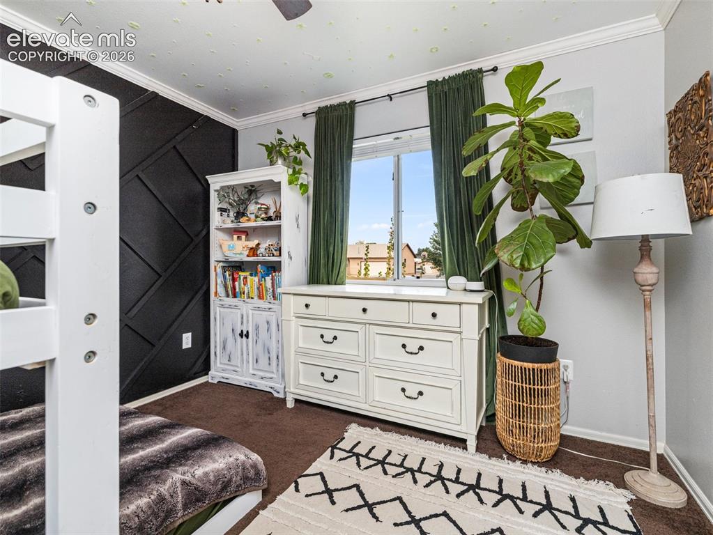Image 9 of 40: Bedroom