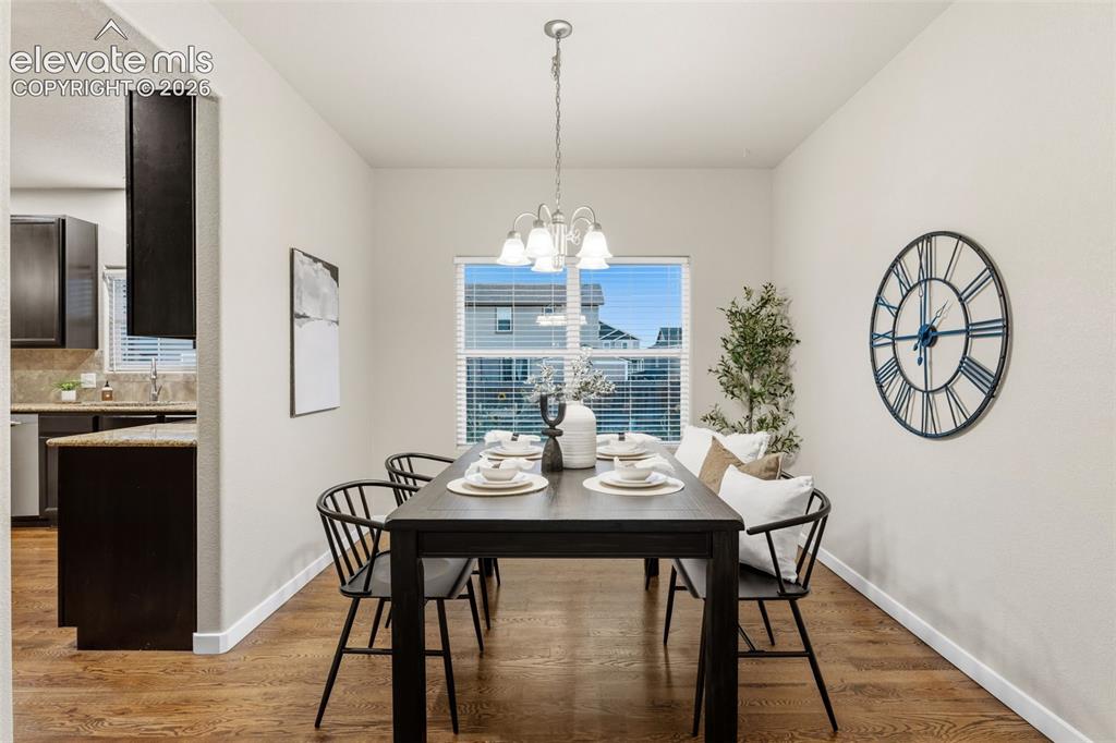 Image 12 of 45: Dining Area