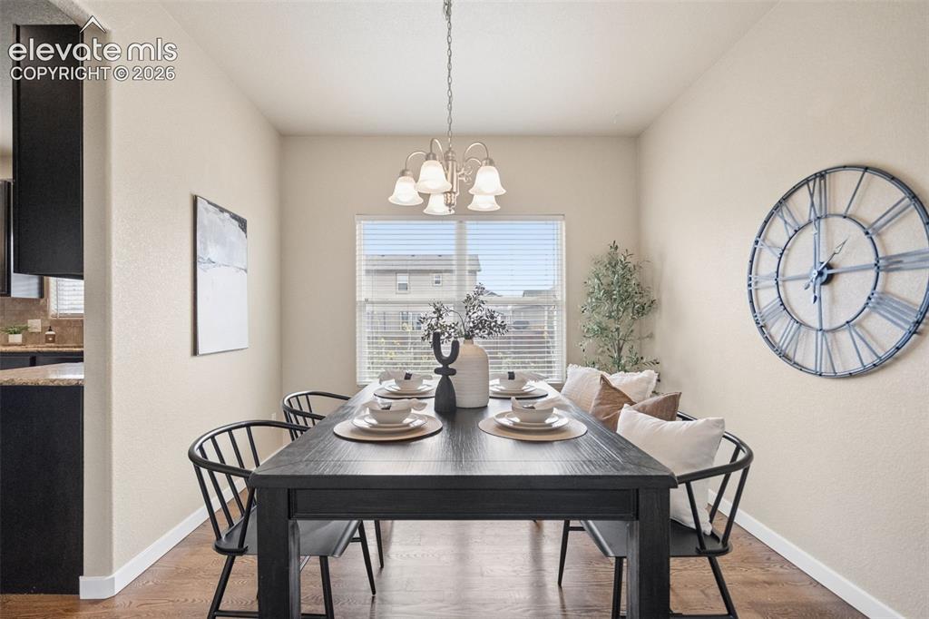 Image 13 of 45: Dining Area