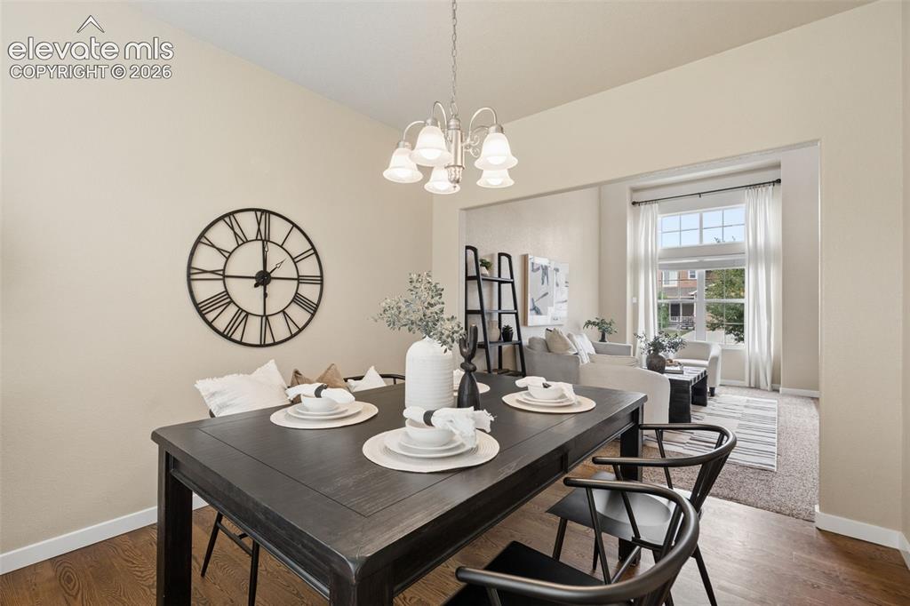 Image 15 of 45: Dining Area