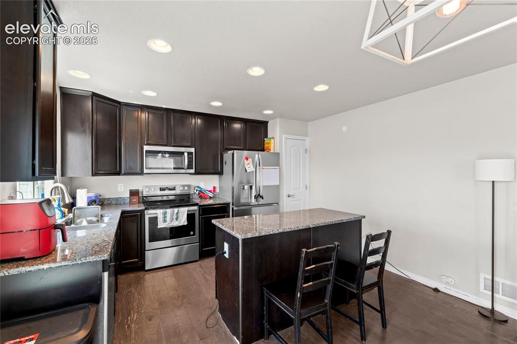 Image 11 of 42: Kitchen